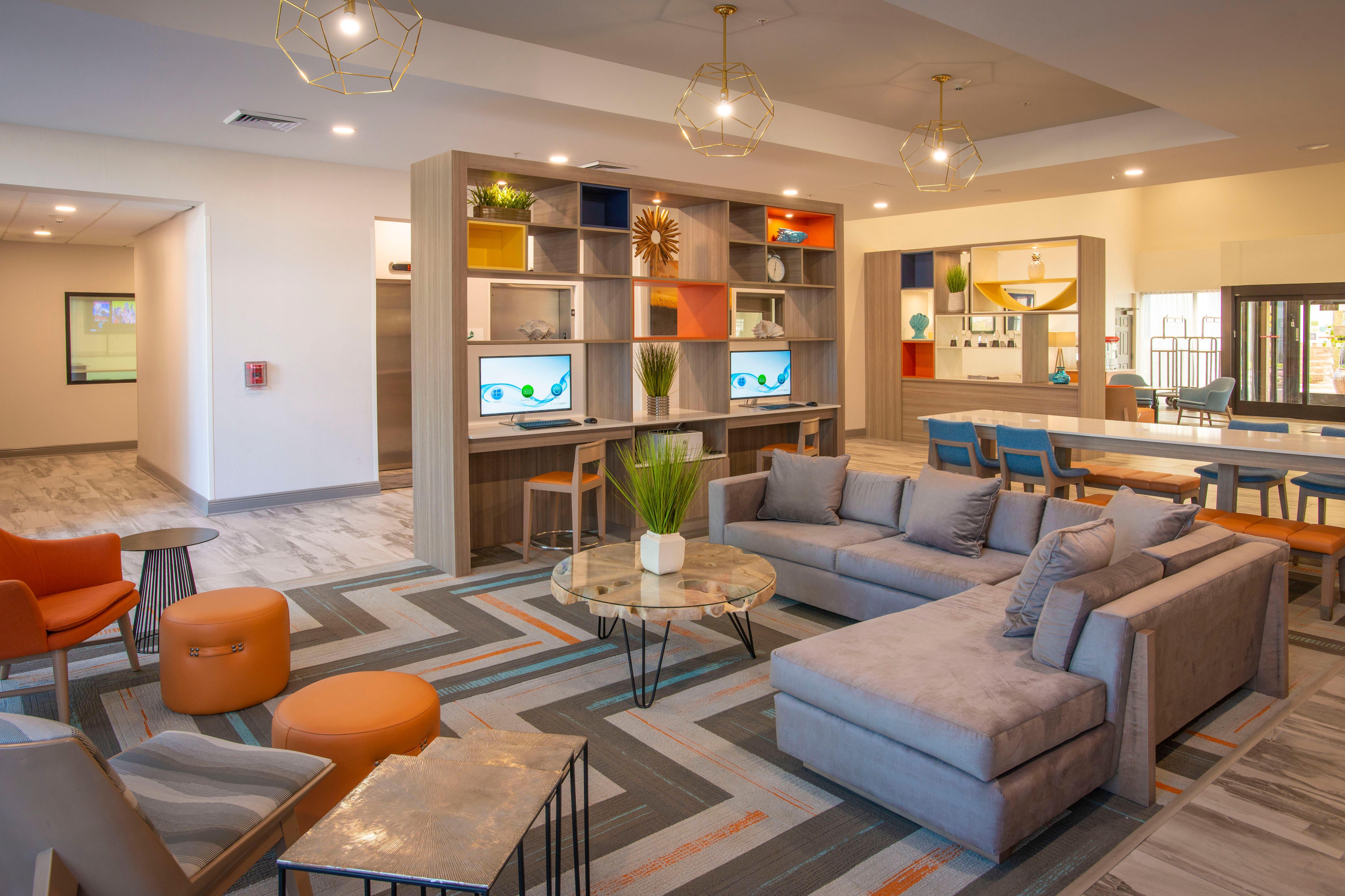 Hotel Pensacola - Area By Ihg 3*